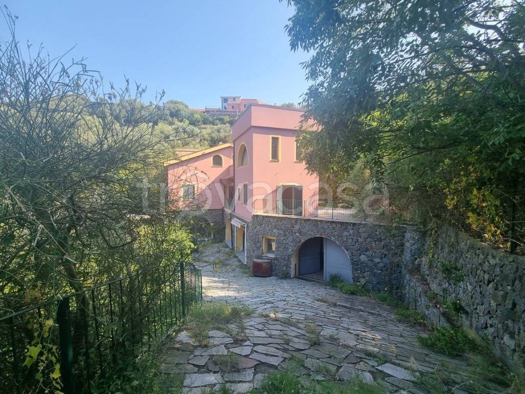 Villa in vendita a Savona via Ranco