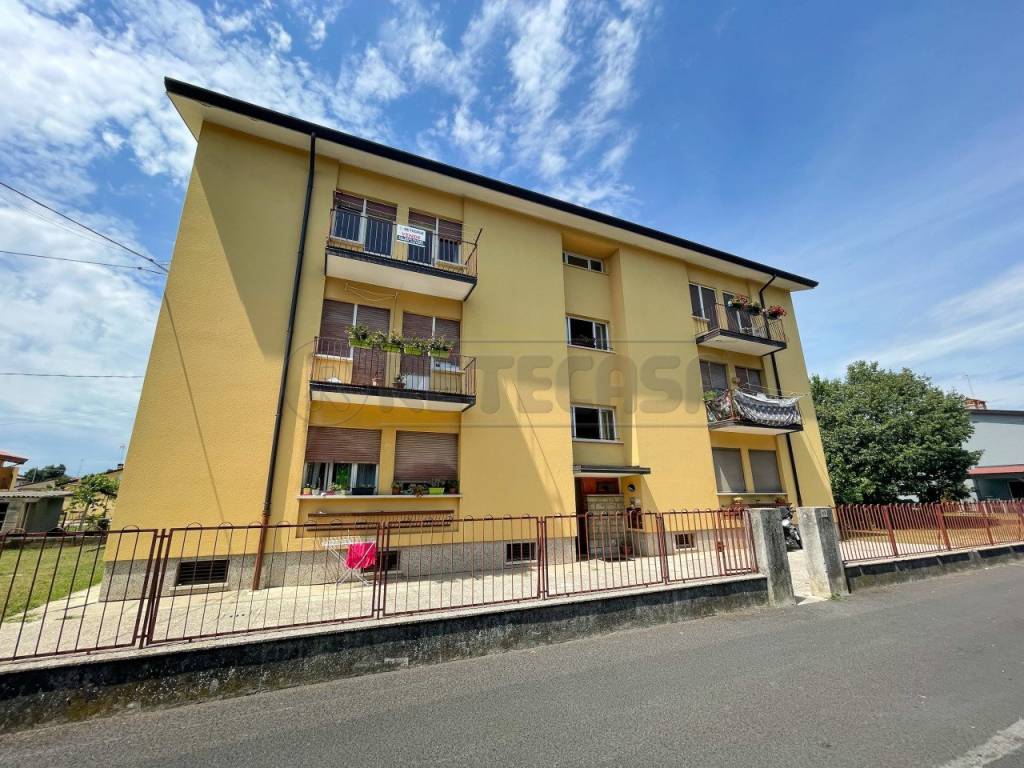 Appartamento in vendita ad Aiello del Friuli via Enrico Fermi, 17