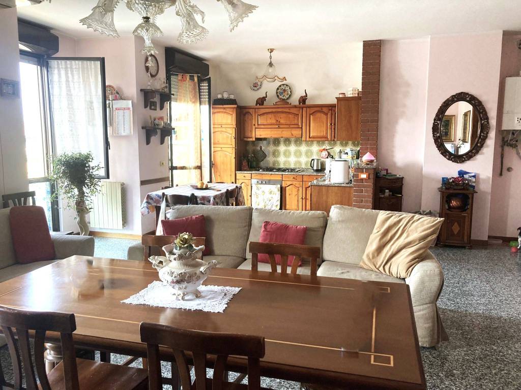Appartamento in vendita a Rezzato via Milano, 99