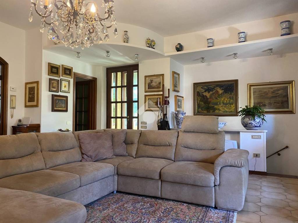 Villa in vendita a Parabiago via Vincenzo Monti, 12