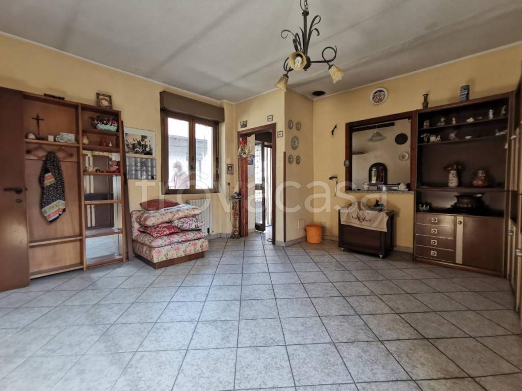 Casa Indipendente in vendita a Casorate Sempione via Torino, 52