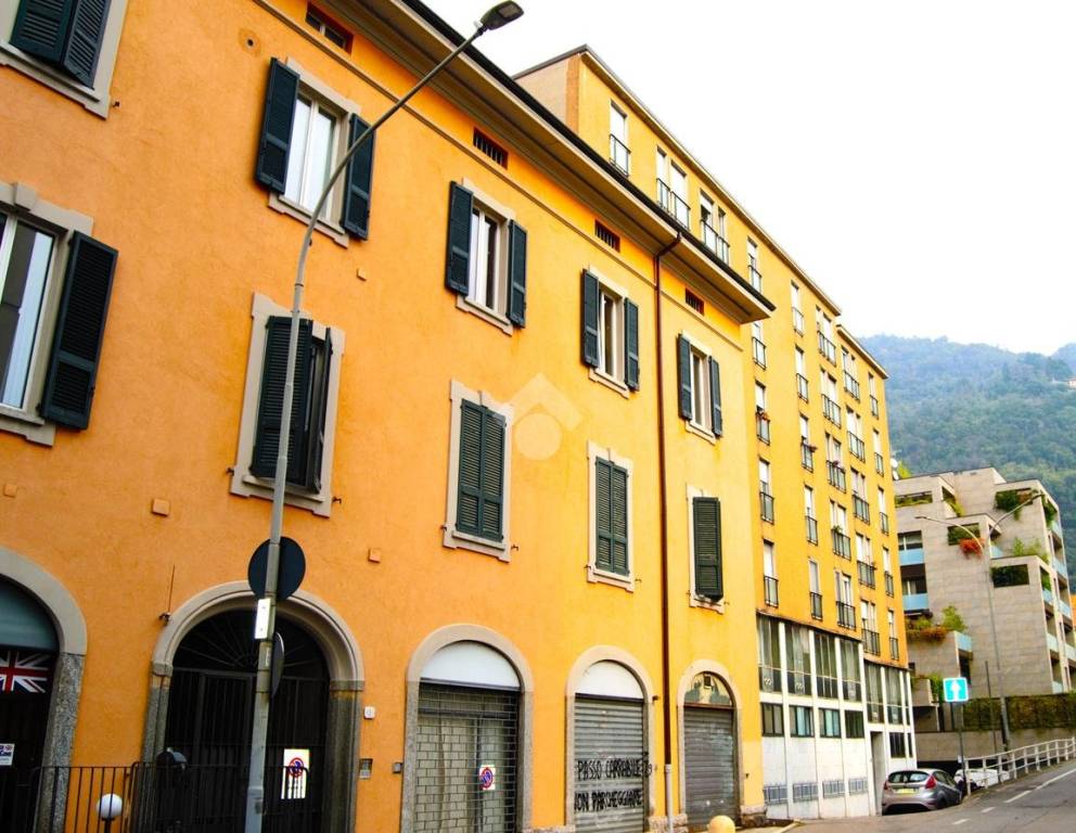 Appartamento in vendita a Como via Tommaso Grossi, 9