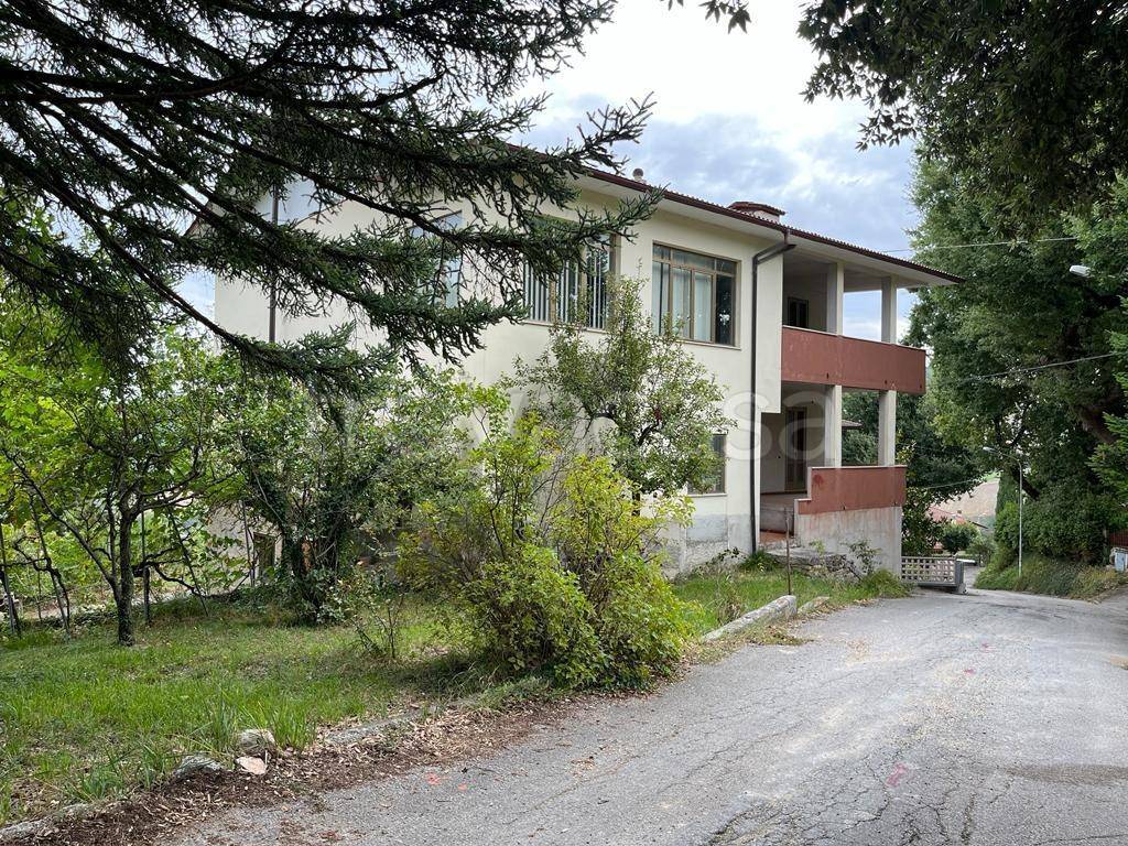 Villa in vendita a Fabriano fraz. Sant'elia, 13 a