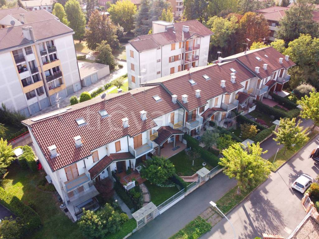 Villa a Schiera in vendita a Bellusco via Presolana, 7