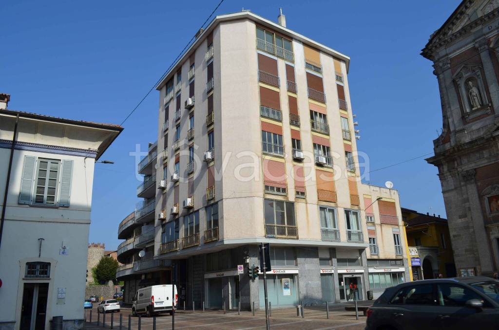 Appartamento in vendita a Somma Lombardo via Giuseppe Mazzini