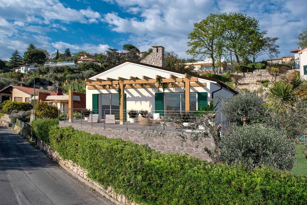 Villa in vendita a Finale Ligure via Amerigo Vespucci, 37