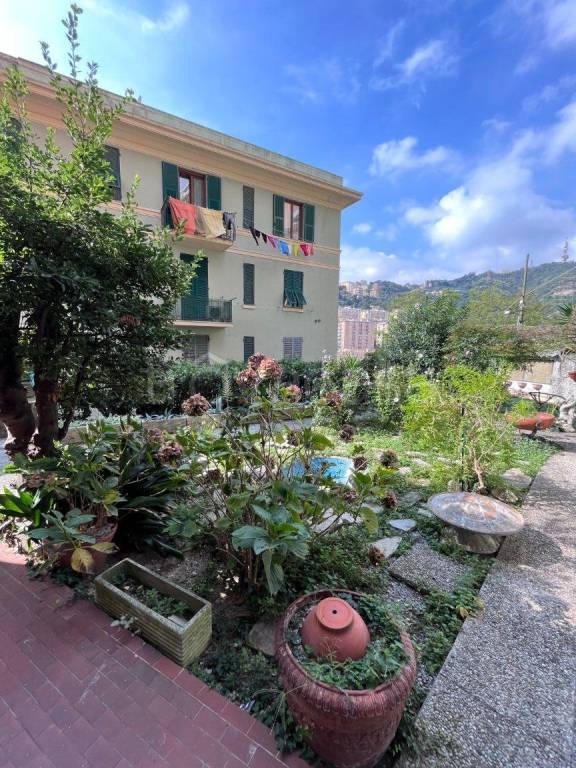 Appartamento in vendita a Genova via Napoli, 36
