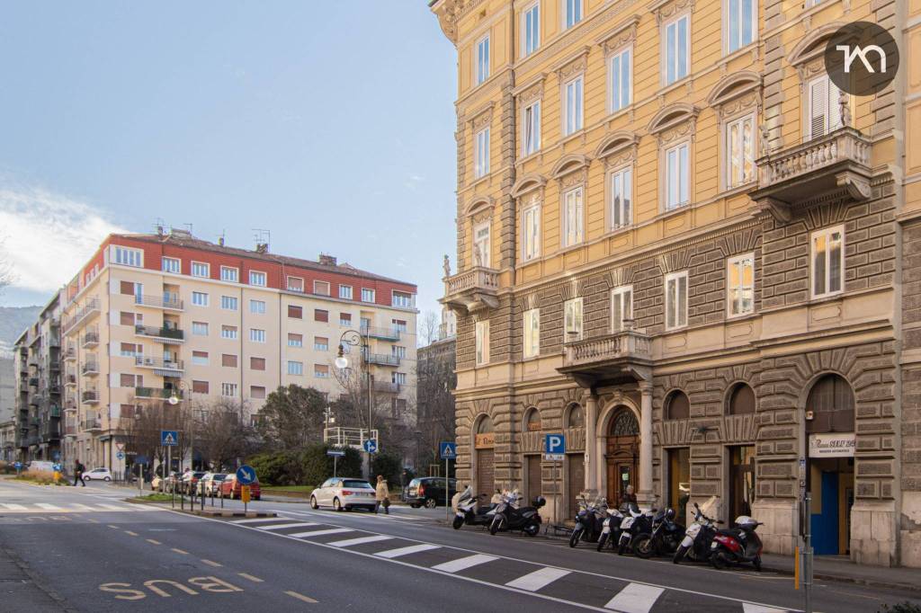 Appartamento in affitto a Trieste via Giulia, 39