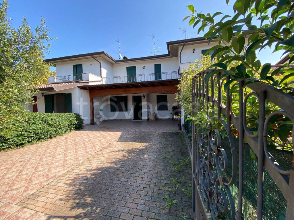 Villa a Schiera in vendita a Fiesse via Solferino, 33/a