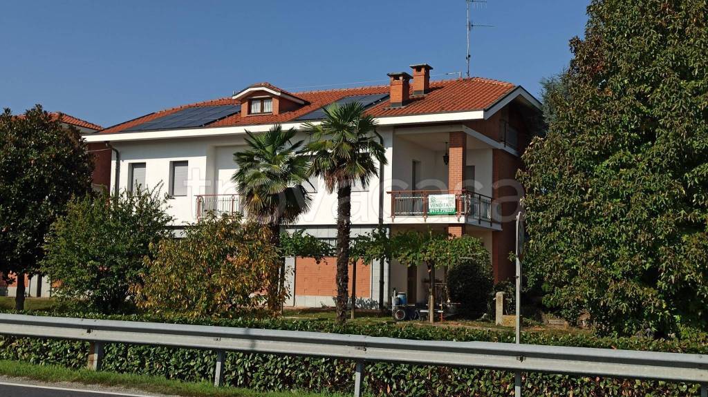 Casa Indipendente in vendita a Carrù strada Orià, 1