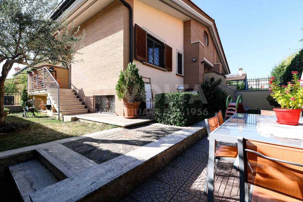 Appartamento in vendita a Roma via della Riserva Nuova