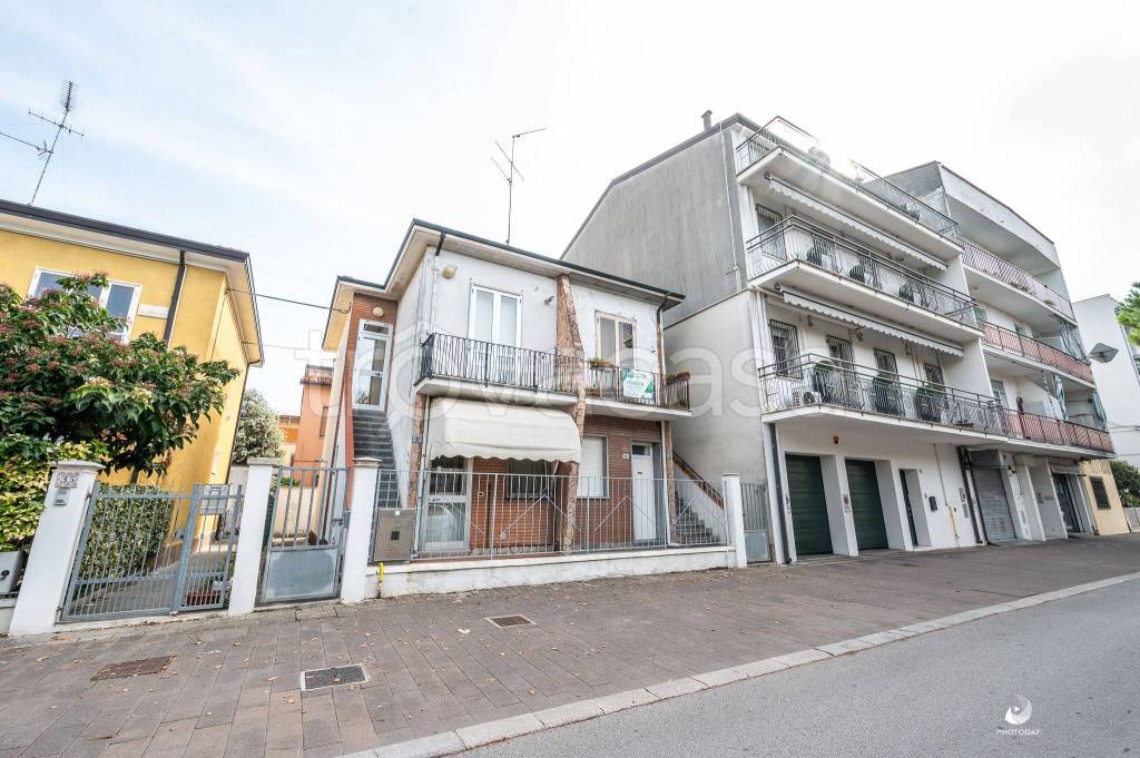 Appartamento in vendita a Comacchio viale Ugo Bassi, Porto Garibaldi 43