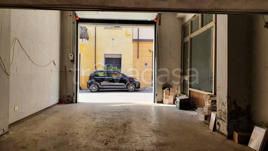 Garage in affitto a Rimini via Giovanni Venerucci, 26