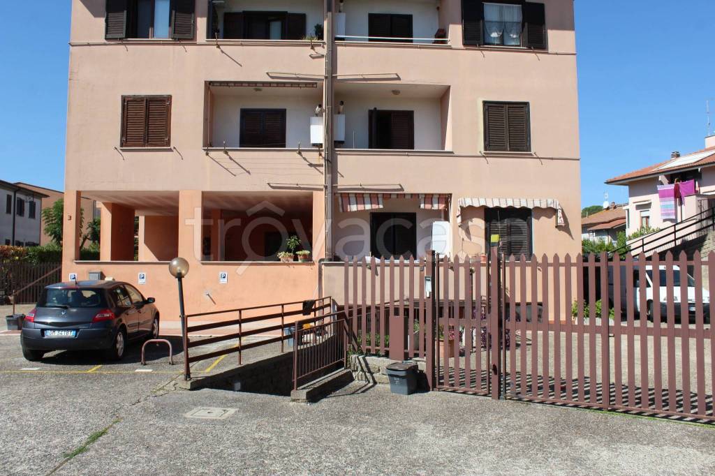 Appartamento in vendita ad Anguillara Sabazia via Santo Stefano