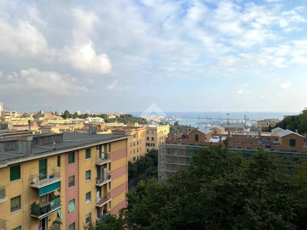 Appartamento in vendita a Genova via Bologna, 28
