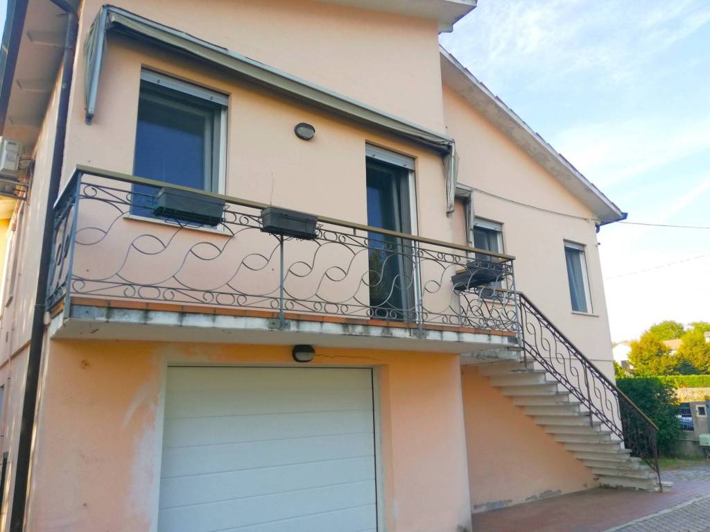 Villa in vendita a Pernumia via Rivella