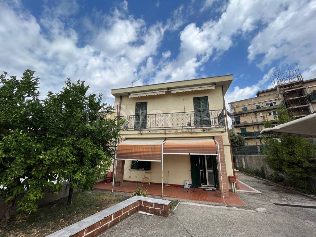 Appartamento in vendita a Roma via di Rebibbia, 42