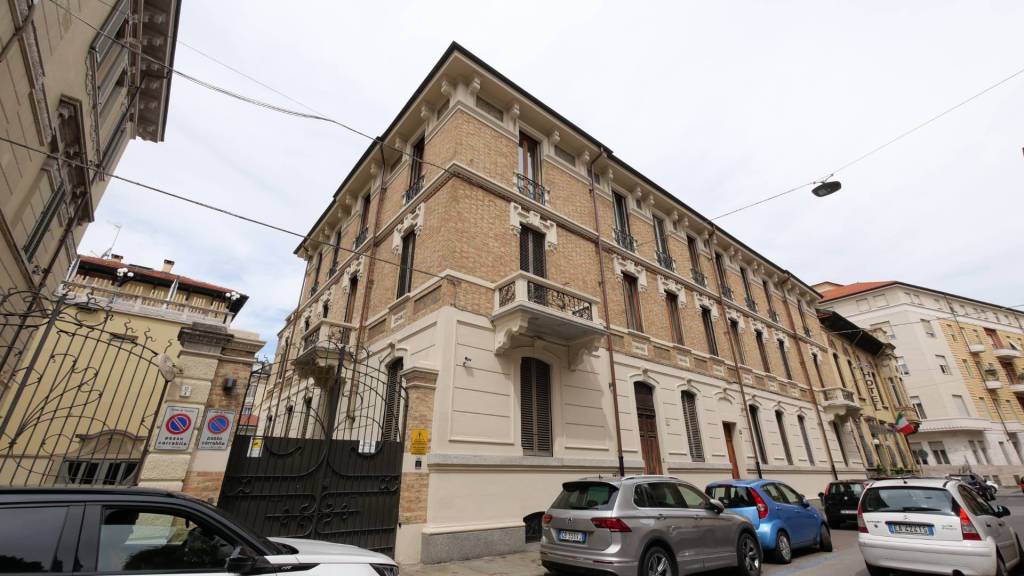 Ufficio in affitto a Torino via Principi d'Acaja, 10