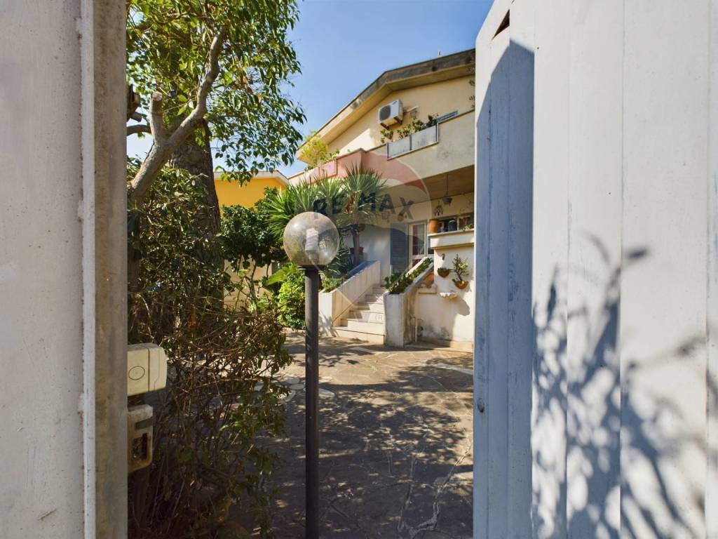 Villa Bifamiliare in vendita a Fiumicino via porto cervo, 51