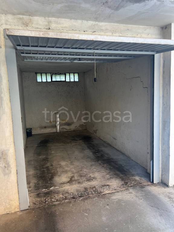 Garage in affitto a Moncalieri strada Torino, 67/1