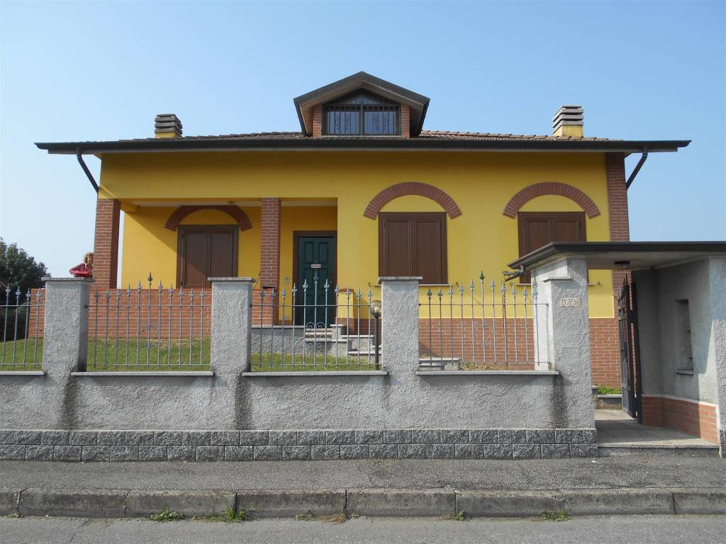 Villa in vendita a Graffignana via San Francesco