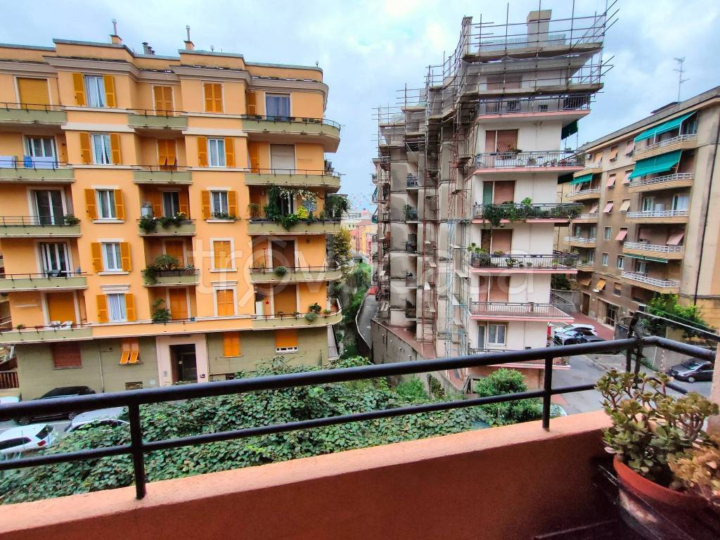 Appartamento in vendita a Genova via San Giovanni Battista