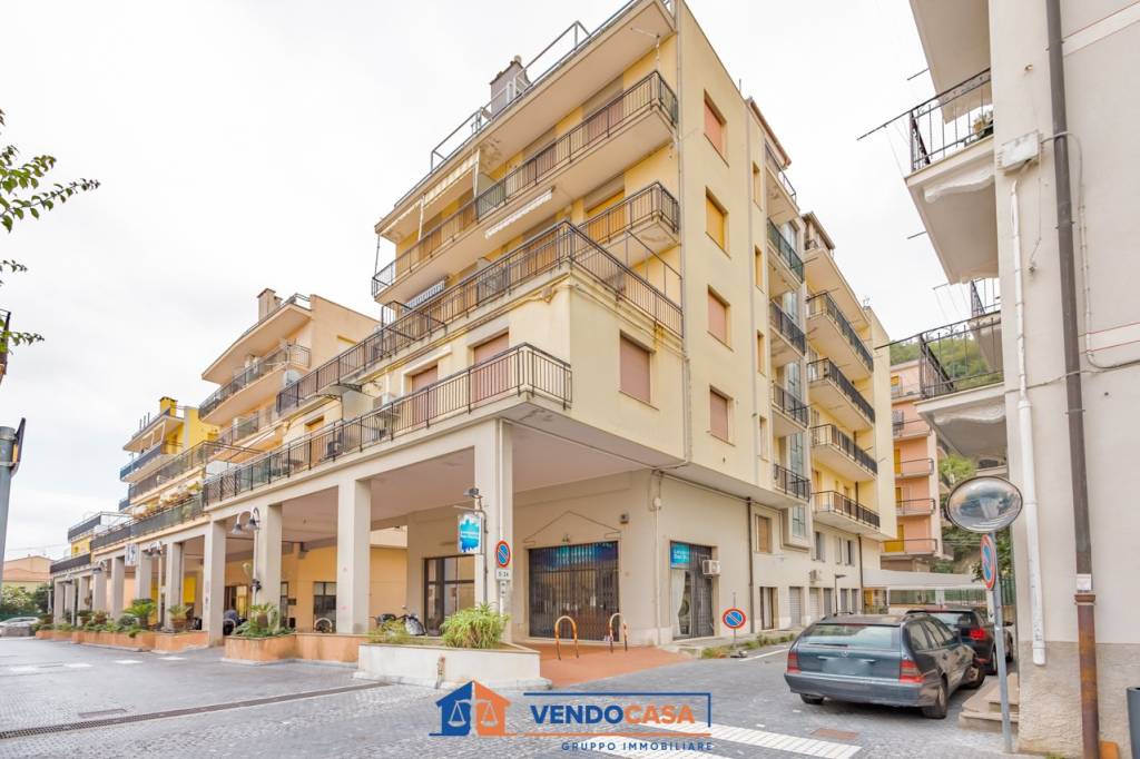 Appartamento in vendita a Noli via Monastero, 105