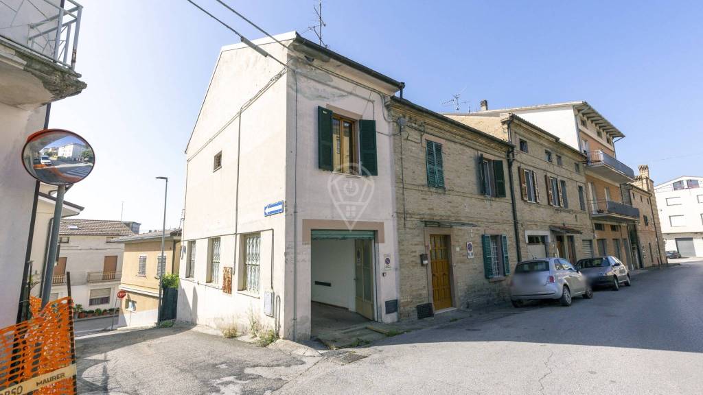 Casa Indipendente in vendita a Monte Urano via Borgo Nuovo, 133