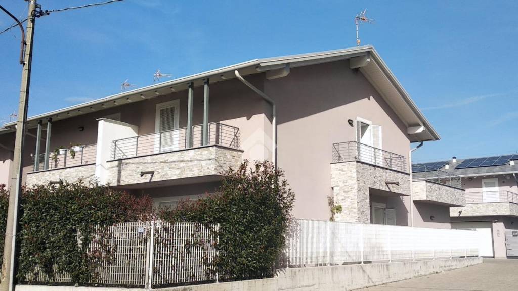 Villa a Schiera in vendita a Gallarate via Gorizia, 7