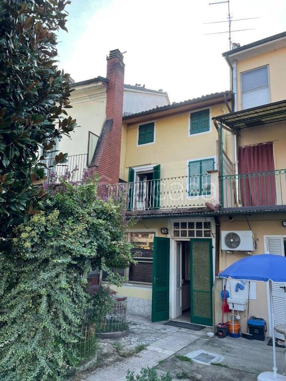 Casa Indipendente in vendita a Pieve del Cairo via Roma