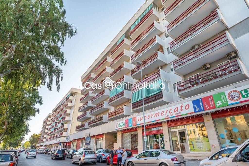 Appartamento in vendita a Bari via Magna Grecia, 24
