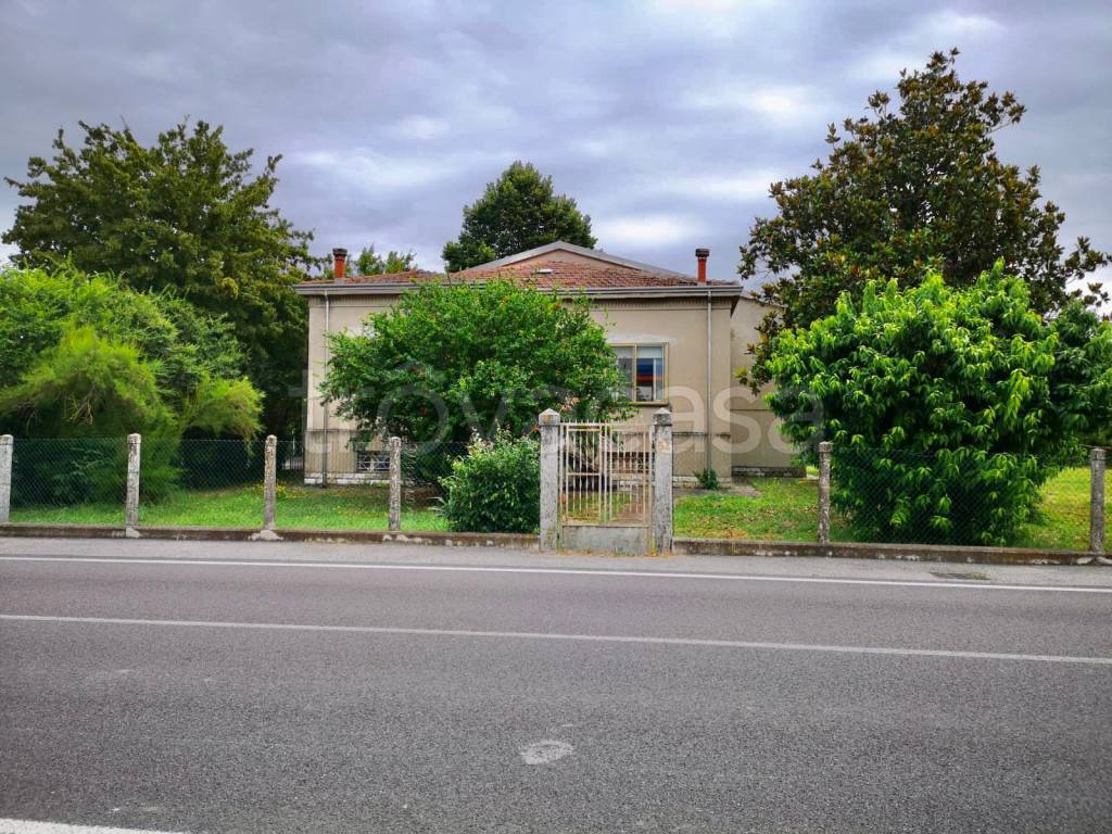 Villa in vendita a San Benedetto Po via Trento