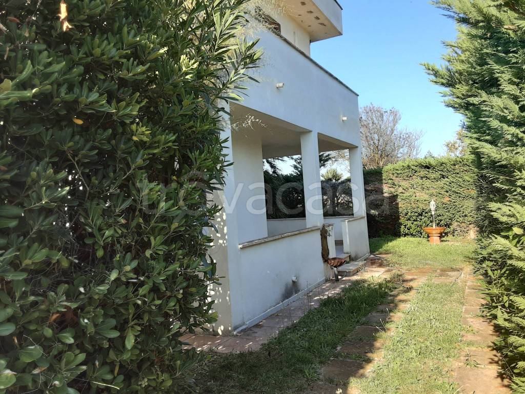 Villa Bifamiliare in vendita a Tarquinia via di Manica Lunga