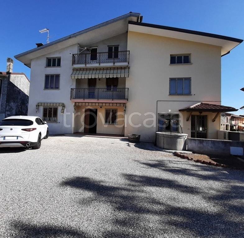 Villa Bifamiliare in vendita a San Giovanni al Natisone via Chiopris, 6