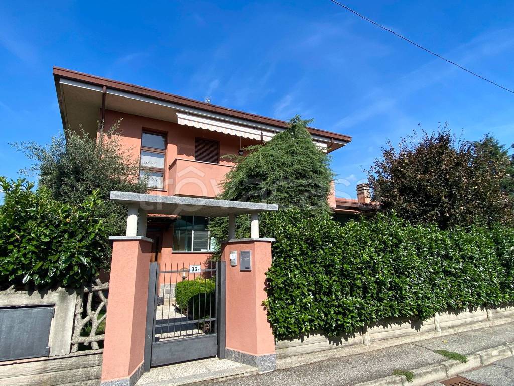 Villa in vendita a Cabiate via Giuseppe Verdi, 33