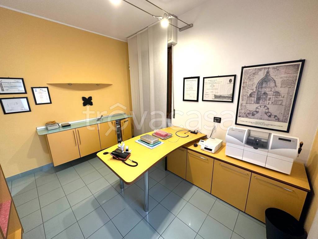 Ufficio in vendita a Cesano Maderno via Solferino