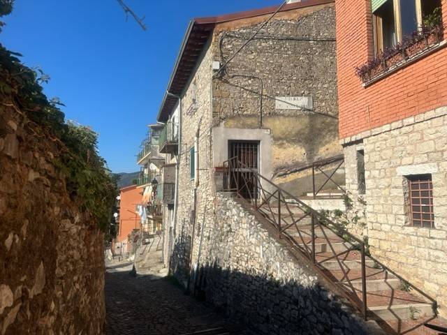Appartamento in vendita a Castel Madama vicolo Francescaccia, 38