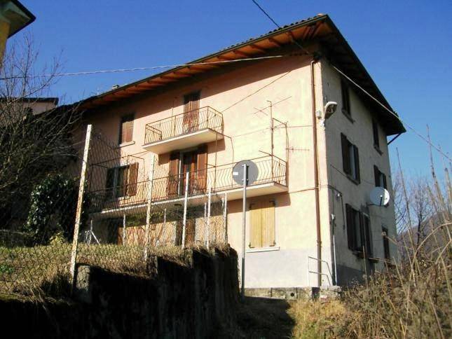 Appartamento in vendita a Val Brembilla via Roma, 10B