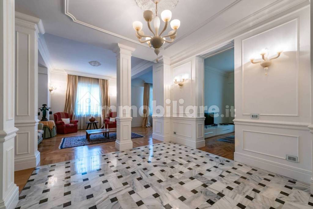 Appartamento in in vendita da privato a Milano viale Tunisia