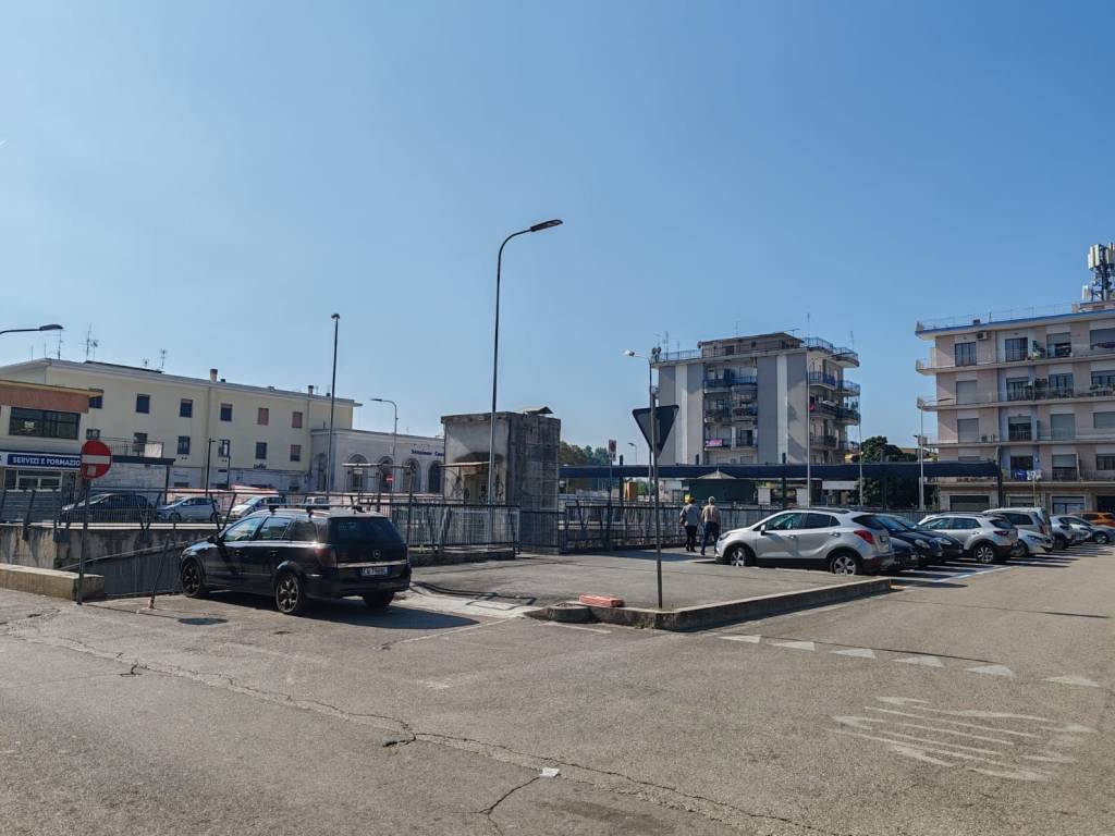 Negozio in affitto a Cassino piazza Garibaldi, snc