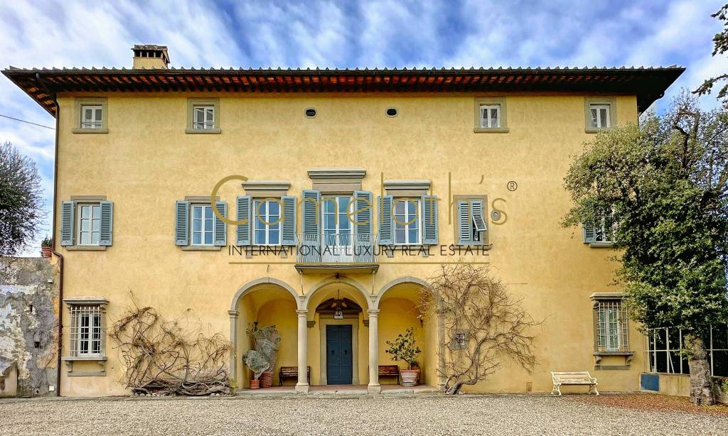 Villa Bifamiliare in affitto a Firenze viale Europa