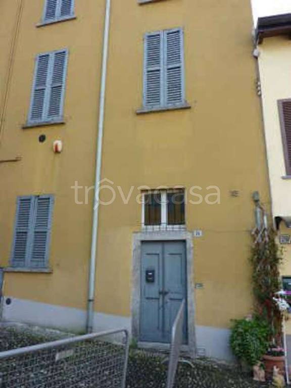 Appartamento all'asta a Castello di Brianza via Dante Alighieri, 26