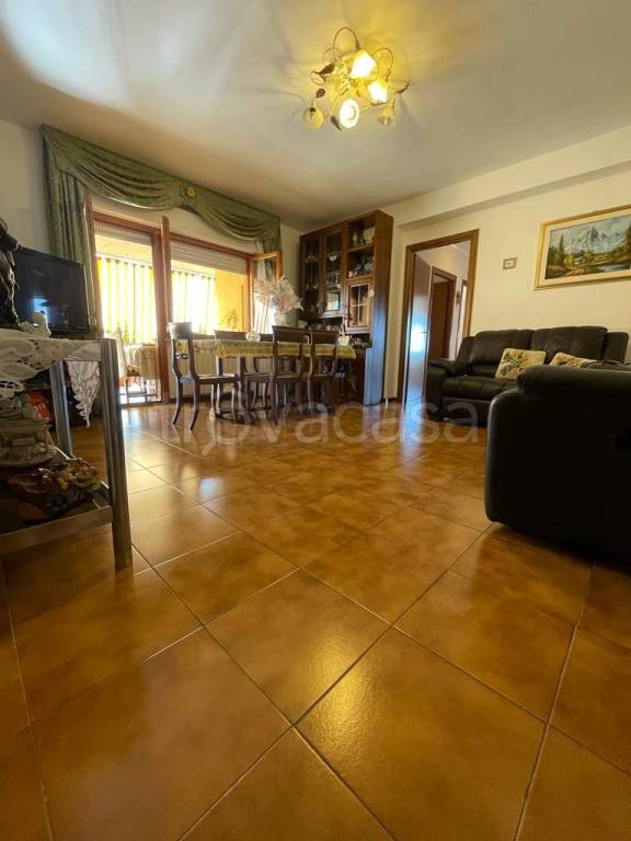Appartamento in vendita a Fara in Sabina via Servilia, 44