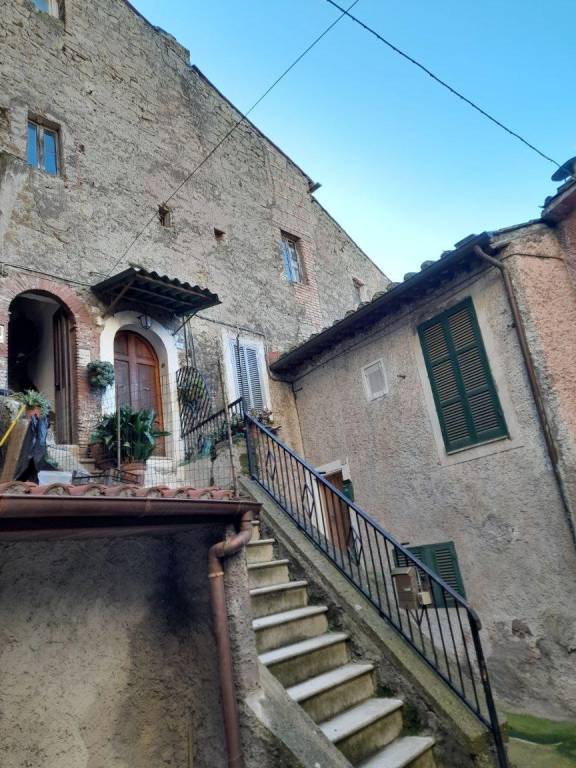 Appartamento in vendita a Caprarola via Giuseppe Garibaldi