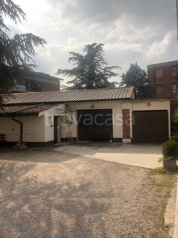 Capannone Industriale in in affitto da privato a Verona via Sant'Annone, 1