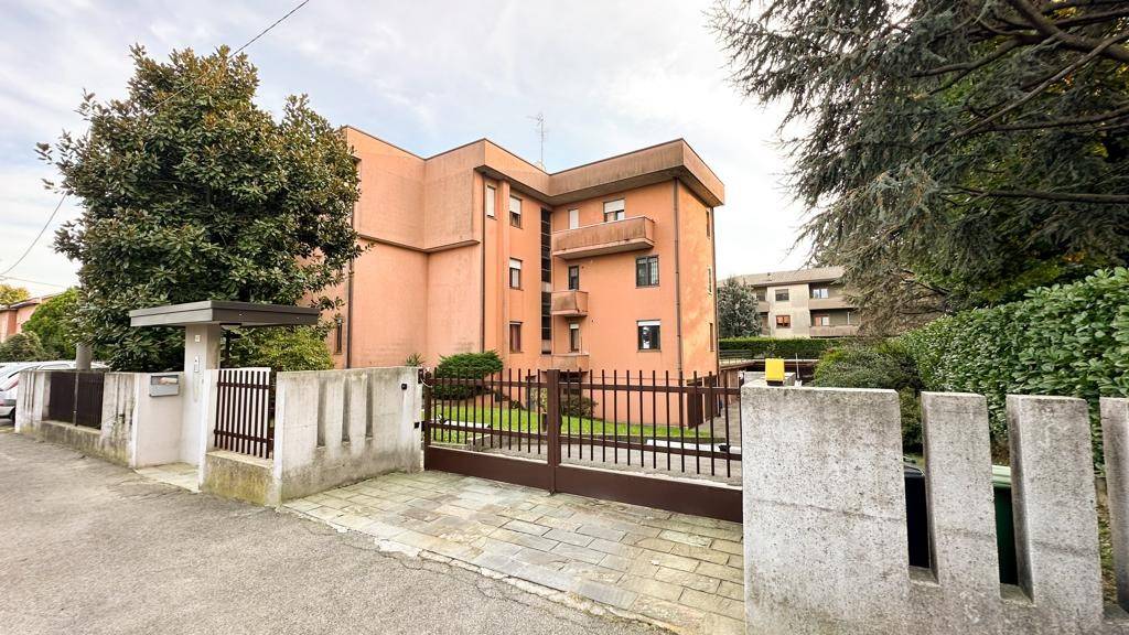 Appartamento in vendita a Verano Brianza via Piave, 47
