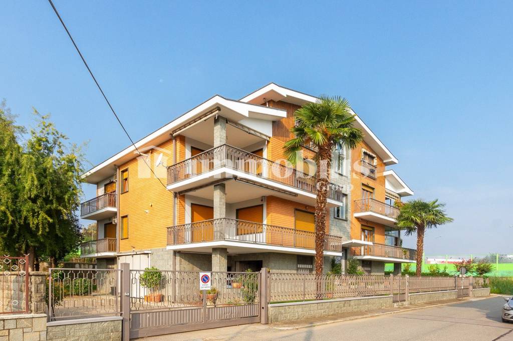 Appartamento in vendita a Rivoli via Tirso, 11