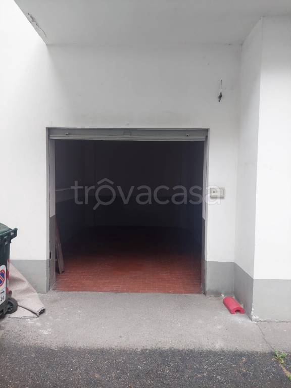 Garage in affitto a Torino via Evangelista Torricelli, 48