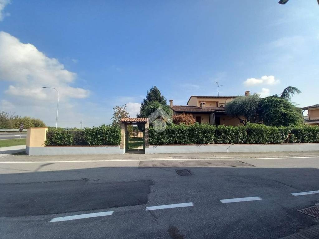 Villa in vendita a Madignano via Cristoforo Colombo, 22