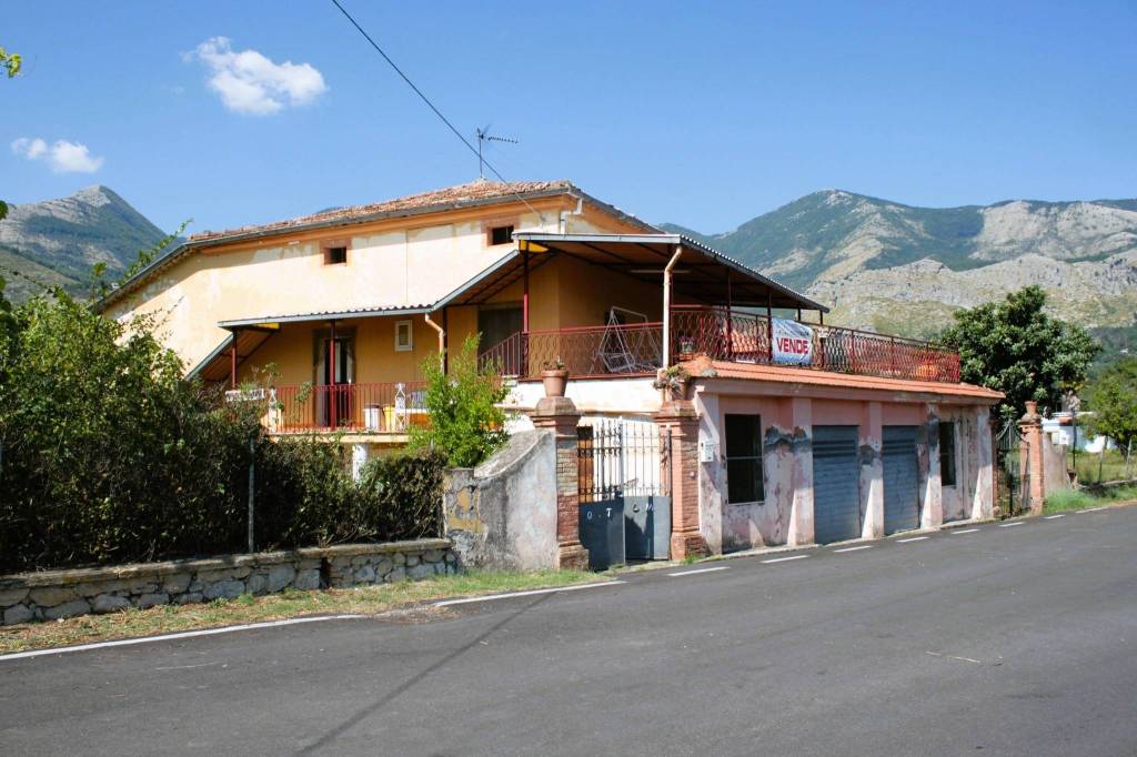 Casale in vendita a Spigno Saturnia via V. Zangrilli
